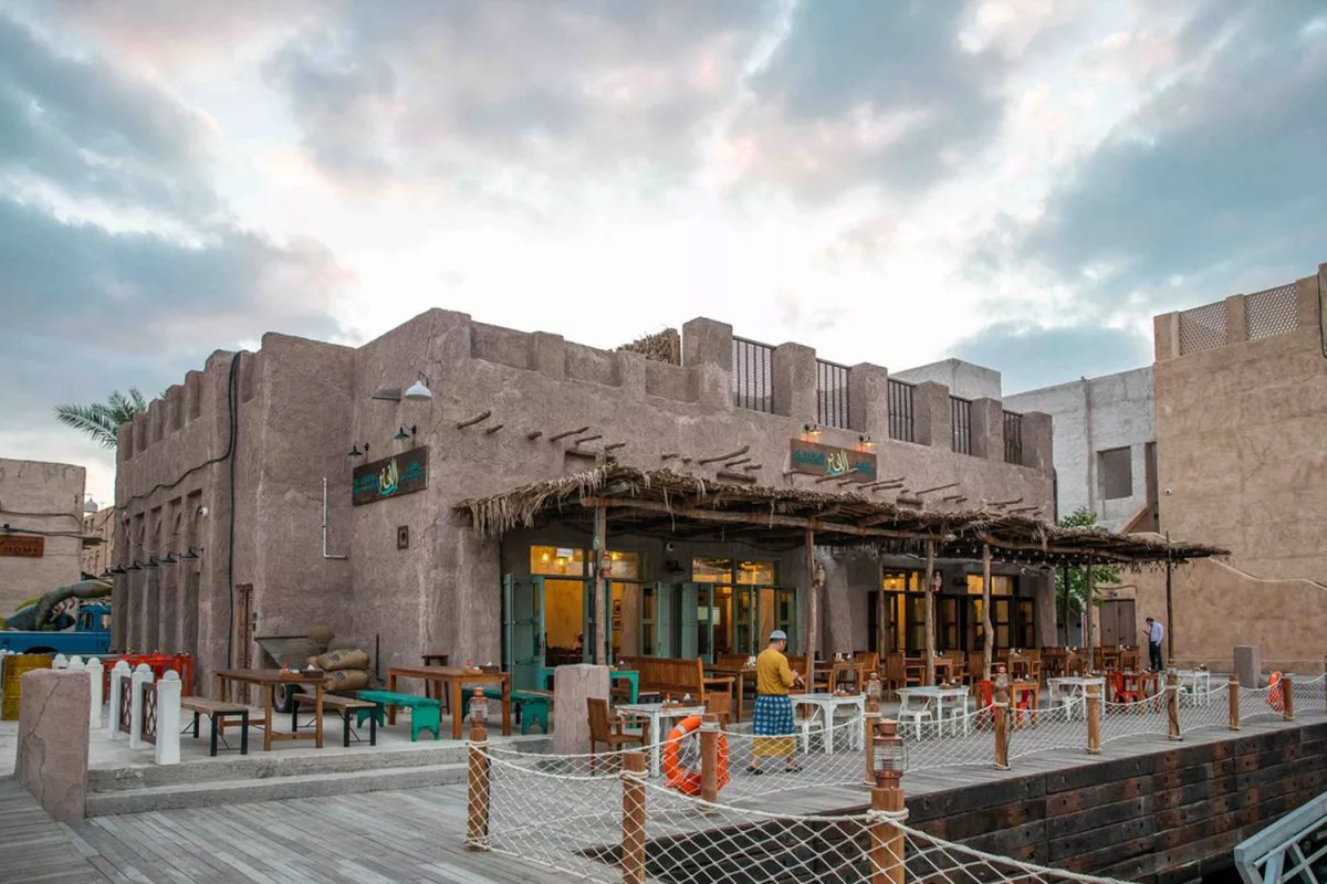 Bur Dubai'de Keşfedebileceğiniz 9 Muhteşem Restoran 2 ZbqBbnC9 Al Fanar Seafood Market 1200x800 1