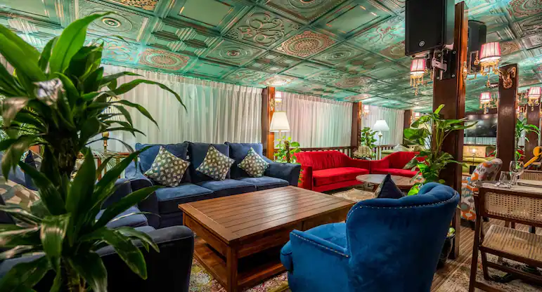Bur Dubai'de Keşfedebileceğiniz 9 Muhteşem Restoran 10 a2221f9e0f17fa17a59cdbc314eaaa79