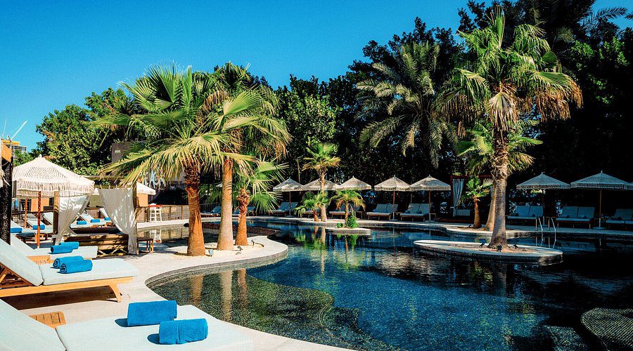 barasti pool and beach