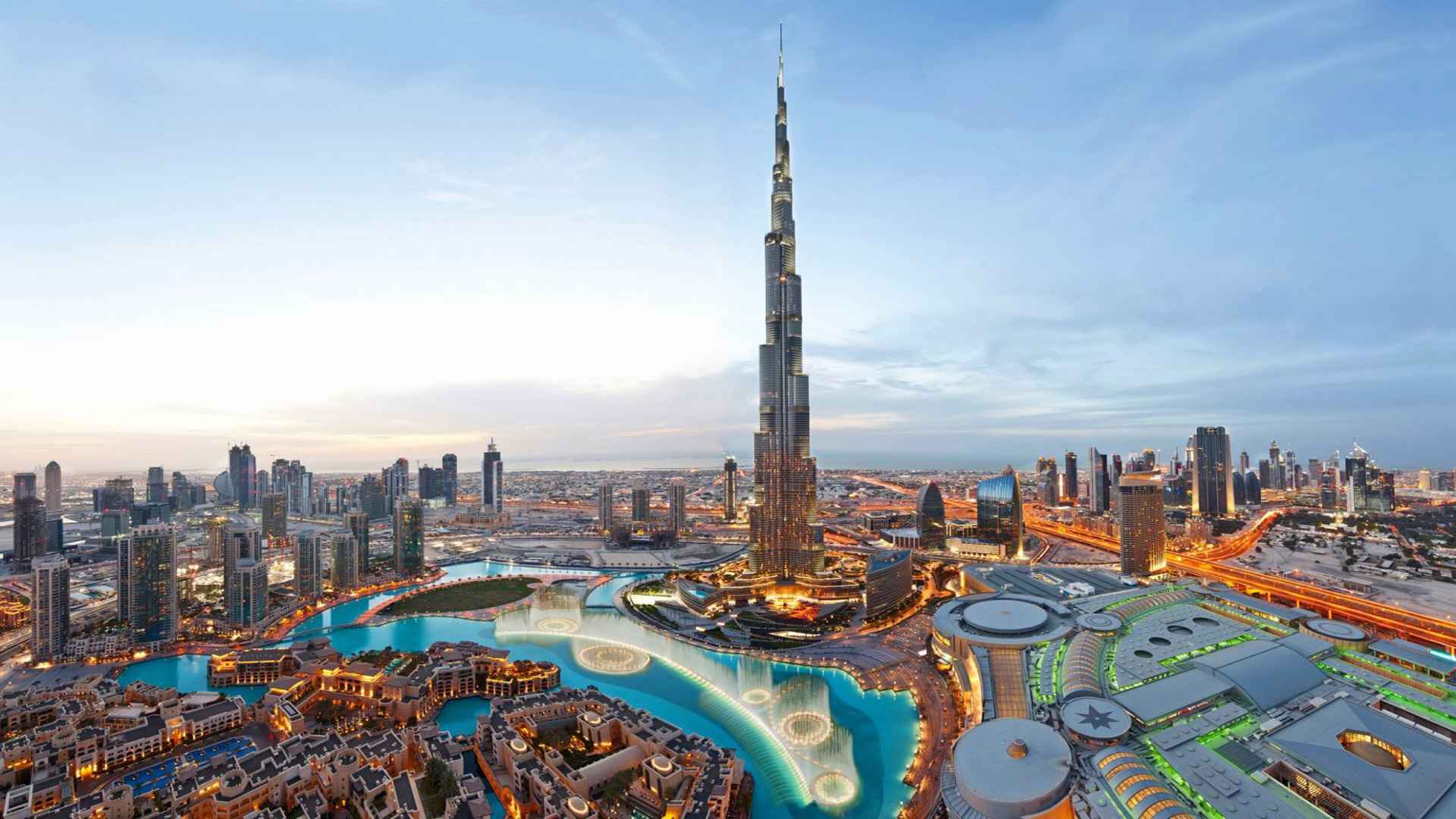 Downtown Dubai’de Rüyayı Yaşamak: Lüks Yaşamın Kalbi 2 Downtown Dubai 1